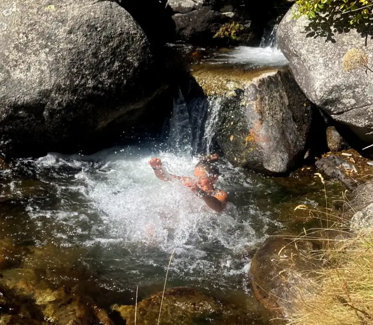 Bad im Wildbach Pyrenäen